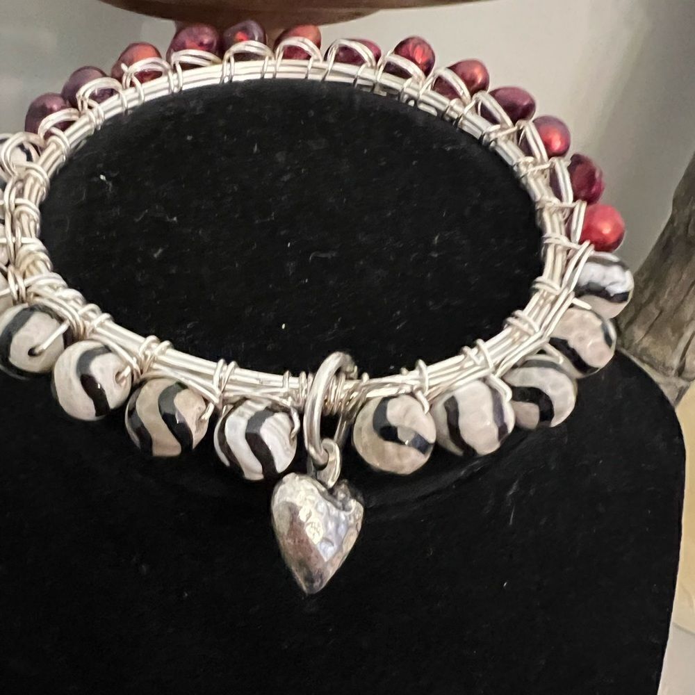Vintage heart dangle unique women’s silver tone bracelet. Unique. Whimsical.